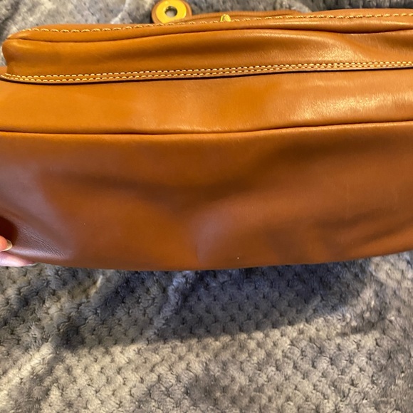 New tan Coach handbag closet staple classic - Picture 9 of 12